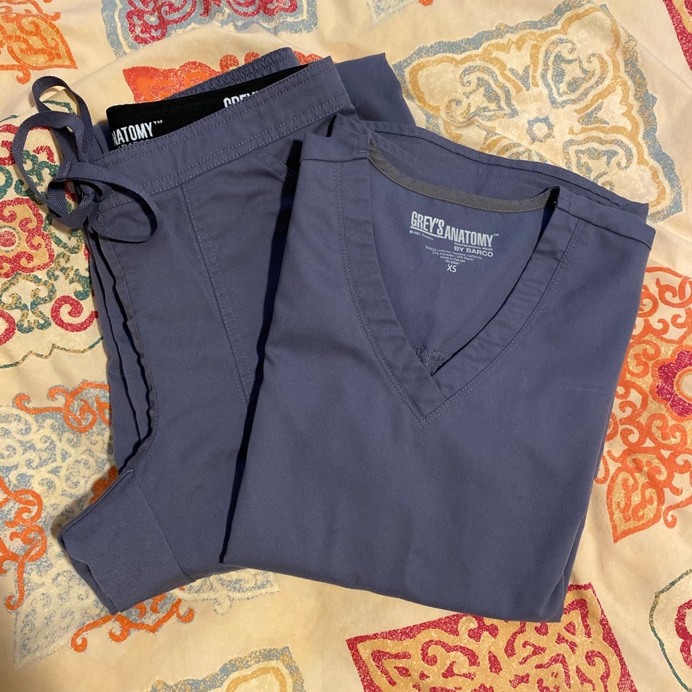 Like new Grey’s Anatomy Scrub Set